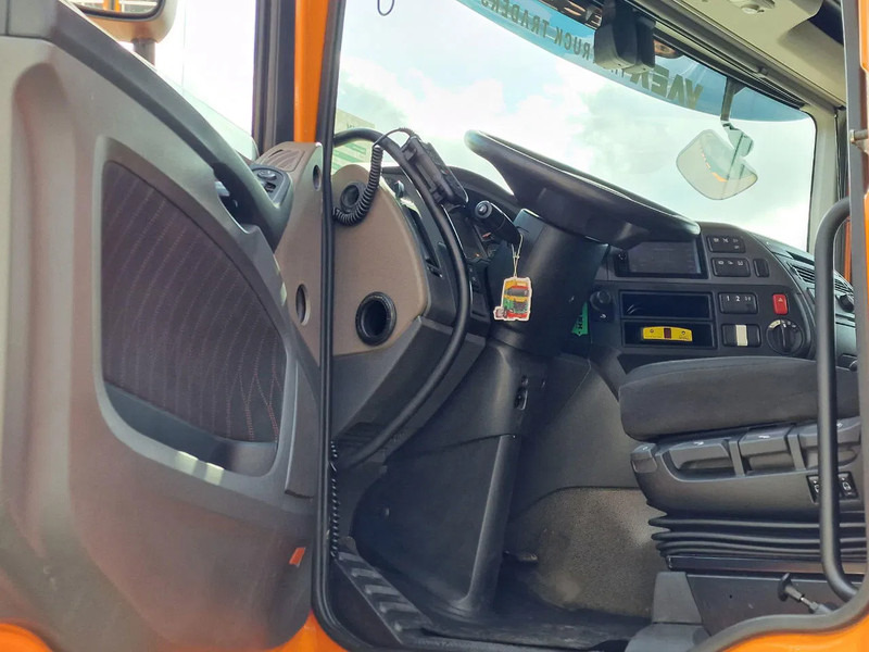 DAF XF 530 4x2 - Livestock Menke 2 deck water & ventilation - משאית להובלת בעלי חיים: תמונה 4 DAF XF 530 4x2 - Livestock Menke 2 deck water & ventilation - משאית להובלת בעלי חיים: תמונה 4
