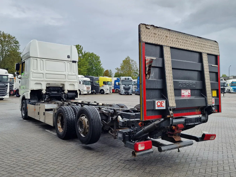 DAF XF 530 SuperSpaceCab 6x2*4 - Chassis 740 cm - Loadlift - Steering axle - Leather - - משאית עם שלדת תא: תמונה 5 DAF XF 530 SuperSpaceCab 6x2*4 - Chassis 740 cm - Loadlift - Steering axle - Leather - - משאית עם שלדת תא: תמונה 5