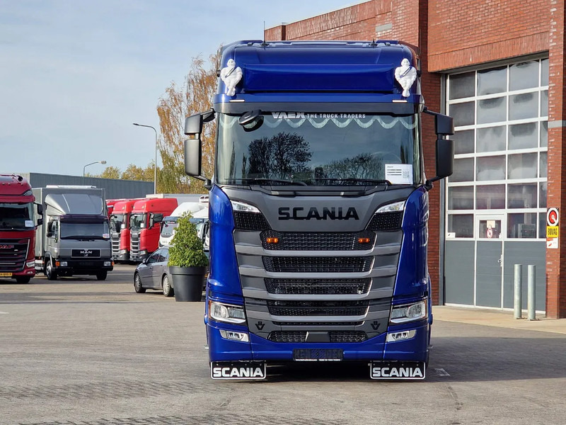 Scania 660S V8 NGS Highline 4x2 - Full spec - Retarder - Night Clima - Leather - Led - Full air - New Dashboard - יחידת טרקטור: תמונה 2 Scania 660S V8 NGS Highline 4x2 - Full spec - Retarder - Night Clima - Leather - Led - Full air - New Dashboard - יחידת טרקטור: תמונה 2