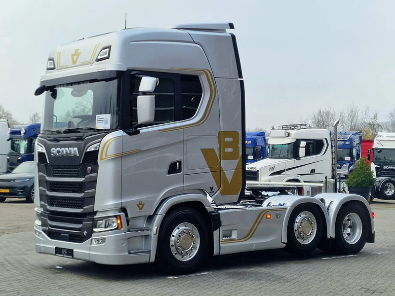 Scania 660S V8 NGS Highline 6x2/4 - New - Full spec - Retarder - Night clima - Led - Leather - Navi - יחידת טרקטור: תמונה 3 Scania 660S V8 NGS Highline 6x2/4 - New - Full spec - Retarder - Night clima - Led - Leather - Navi - יחידת טרקטור: תמונה 3