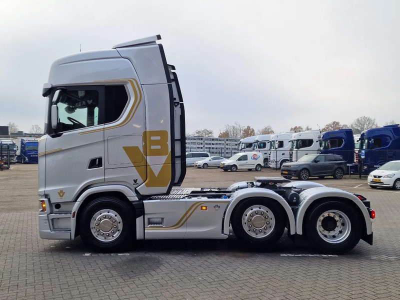 Scania 660S V8 NGS Highline 6x2/4 - New - Full spec - Retarder - Night clima - Led - Leather - Navi - יחידת טרקטור: תמונה 4 Scania 660S V8 NGS Highline 6x2/4 - New - Full spec - Retarder - Night clima - Led - Leather - Navi - יחידת טרקטור: תמונה 4