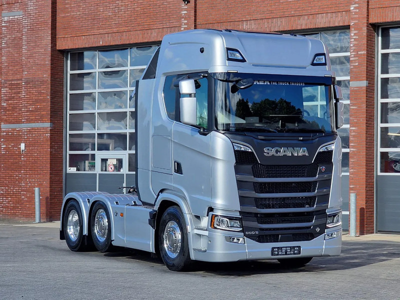 Scania 660S V8 NGS Highline 6x2/4 - New - Full spec - Retarder - Night clima - Led - Leather - Navi - יחידת טרקטור: תמונה 1 Scania 660S V8 NGS Highline 6x2/4 - New - Full spec - Retarder - Night clima - Led - Leather - Navi - יחידת טרקטור: תמונה 1