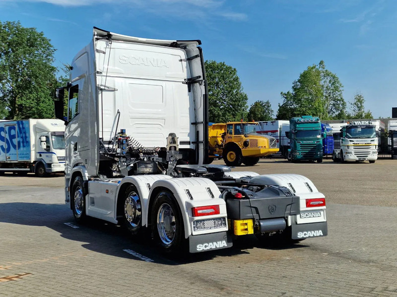 Scania 660S V8 NGS Highline 6x2/4 - New - Old dashboard - Full spec - Retarder - Night clima - Led - Leather - Navi - יחידת טרקטור: תמונה 5 Scania 660S V8 NGS Highline 6x2/4 - New - Old dashboard - Full spec - Retarder - Night clima - Led - Leather - Navi - יחידת טרקטור: תמונה 5