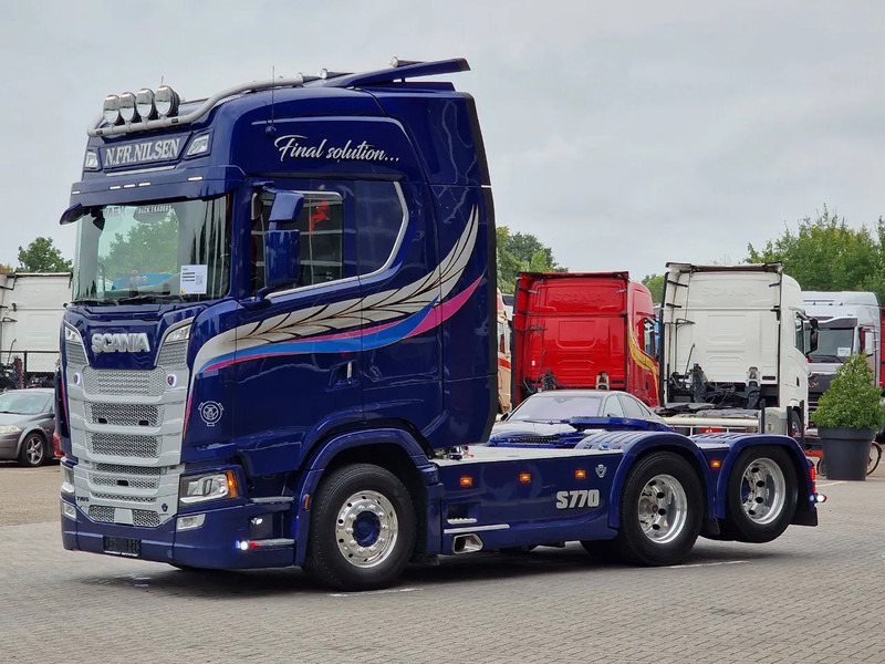 Scania 770S V8 NGS Highline 6x2 - Show truck - Special paint - Custom interior - Retarder - Full air - Night clima - יחידת טרקטור: תמונה 3 Scania 770S V8 NGS Highline 6x2 - Show truck - Special paint - Custom interior - Retarder - Full air - Night clima - יחידת טרקטור: תמונה 3