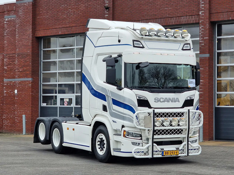 Scania R560 Highline 6x2 - BUFFL - Retarder - Full air - 3.15 WB - Leather - יחידת טרקטור: תמונה 1 Scania R560 Highline 6x2 - BUFFL - Retarder - Full air - 3.15 WB - Leather - יחידת טרקטור: תמונה 1