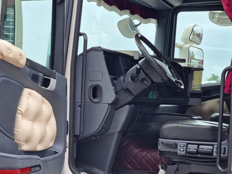 משאית עם שלדת תא Scania R580 V8 Highline 6x2*4 - Chassis - Retarder - Steering axle - 410 WB - Custom interior - Full air: תמונה 10