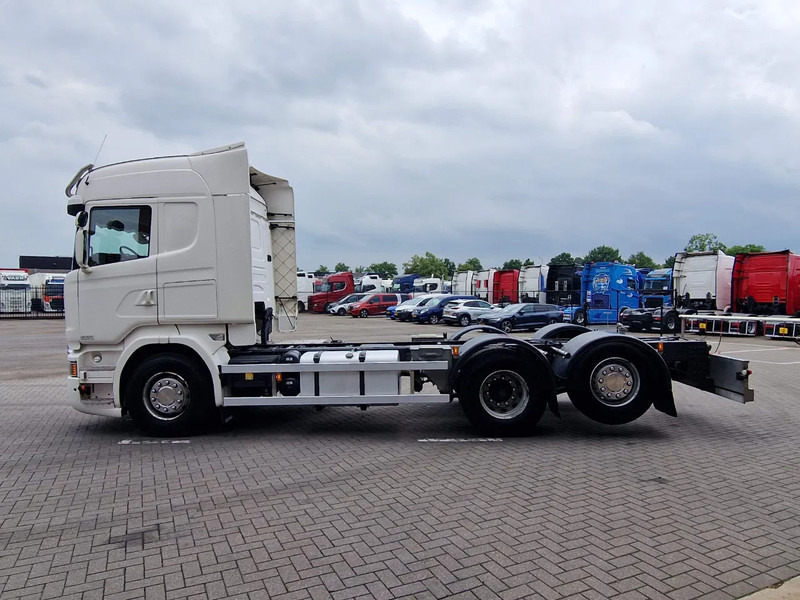 Scania R580 V8 Highline 6x2*4 - Chassis - Retarder - Steering axle - 410 WB - Custom interior - Full air - משאית עם שלדת תא: תמונה 4 Scania R580 V8 Highline 6x2*4 - Chassis - Retarder - Steering axle - 410 WB - Custom interior - Full air - משאית עם שלדת תא: תמונה 4
