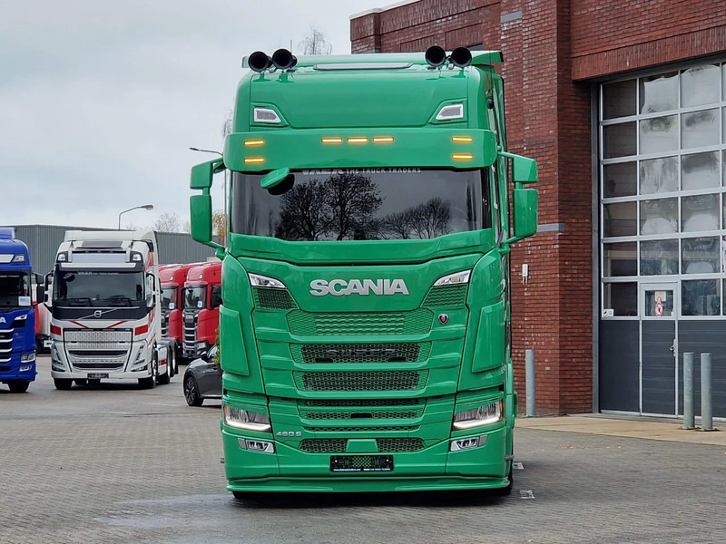 Scania S460 Highline 4x2 - NEW - Full spec - Custom exterior - Full air - Retarder - Show truck - יחידת טרקטור: תמונה 3 Scania S460 Highline 4x2 - NEW - Full spec - Custom exterior - Full air - Retarder - Show truck - יחידת טרקטור: תמונה 3