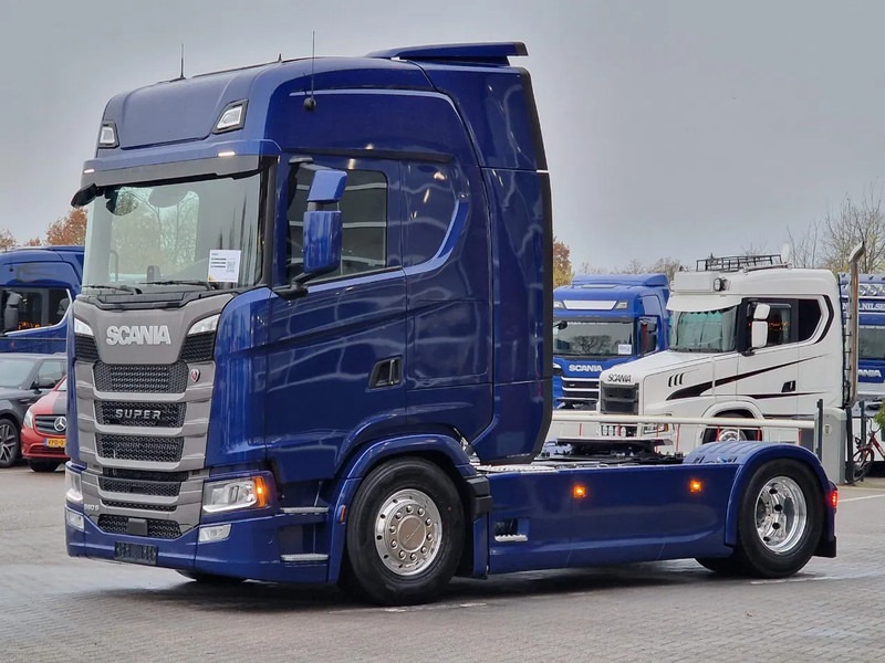 Scania S560 Highline 4x2 - Full spec - Retader - Night clima - Full air - Facelift - 2x tank - יחידת טרקטור: תמונה 3 Scania S560 Highline 4x2 - Full spec - Retader - Night clima - Full air - Facelift - 2x tank - יחידת טרקטור: תמונה 3