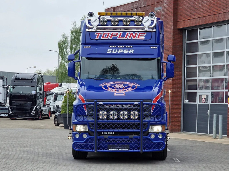 Scania T580 V8 Topline 6x2 - Original Scania Hauber / Torpedo - Manual gearbox - Show truck - Retarder - יחידת טרקטור: תמונה 2 Scania T580 V8 Topline 6x2 - Original Scania Hauber / Torpedo - Manual gearbox - Show truck - Retarder - יחידת טרקטור: תמונה 2