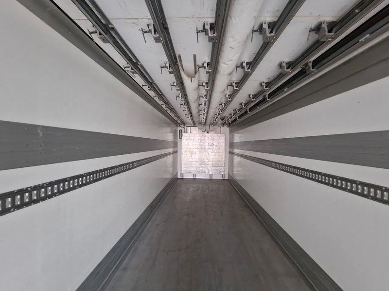 סמיטריילר איזותרמי Schmitz Cargobull SCB*S3B - Thermoking SLXe 200 - Rohrbahnen / Meat rails - Lift axle - SAF Axle: תמונה 13 סמיטריילר איזותרמי Schmitz Cargobull SCB*S3B - Thermoking SLXe 200 - Rohrbahnen / Meat rails - Lift axle - SAF Axle: תמונה 13