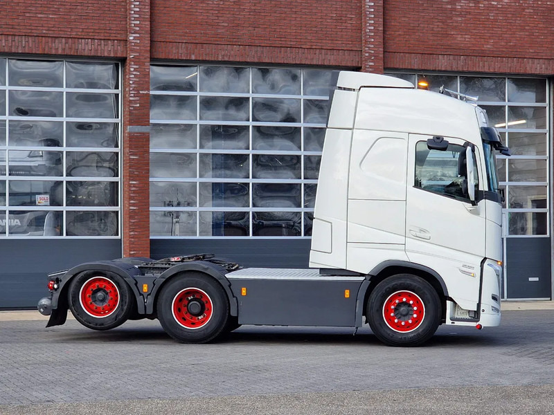 Volvo FH 13.500 Globetrotter 6x2 - I Save - 3.00 WB - PTO/Hydraulic - Full air - Custom interior - יחידת טרקטור: תמונה 5 Volvo FH 13.500 Globetrotter 6x2 - I Save - 3.00 WB - PTO/Hydraulic - Full air - Custom interior - יחידת טרקטור: תמונה 5