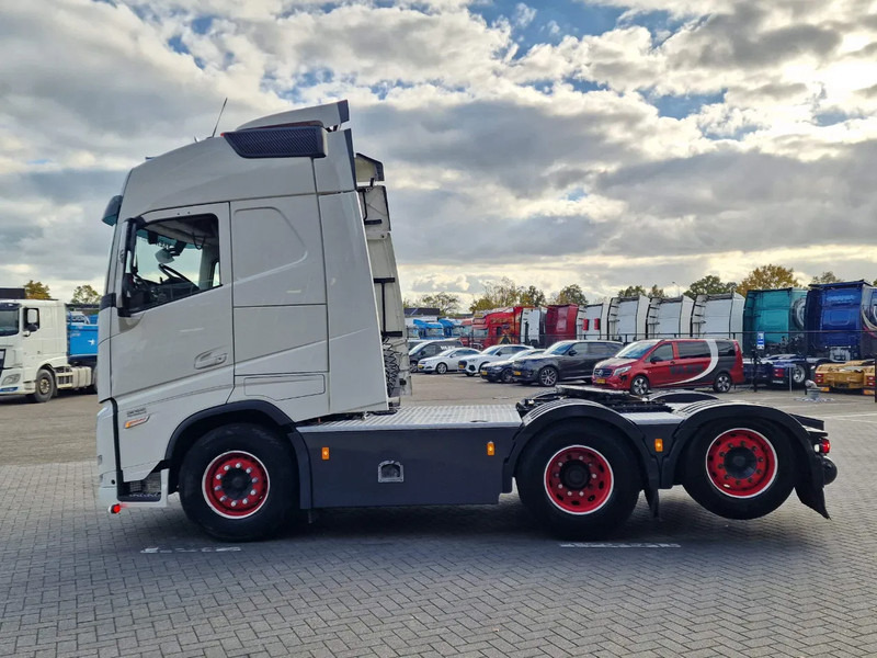 Volvo FH 13.500 Globetrotter 6x2 - I Save - 3.00 WB - PTO/Hydraulic - Full air - Custom interior - יחידת טרקטור: תמונה 4 Volvo FH 13.500 Globetrotter 6x2 - I Save - 3.00 WB - PTO/Hydraulic - Full air - Custom interior - יחידת טרקטור: תמונה 4