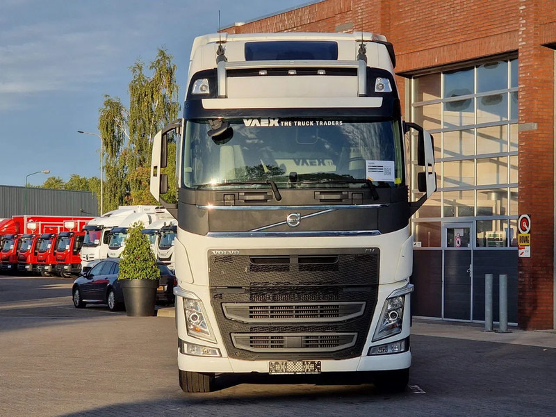 Volvo FH 13.500 Globetrotter XL 6x2 - Full air - 3.20 WB - MA VIN - Low KM - Leather - יחידת טרקטור: תמונה 2 Volvo FH 13.500 Globetrotter XL 6x2 - Full air - 3.20 WB - MA VIN - Low KM - Leather - יחידת טרקטור: תמונה 2