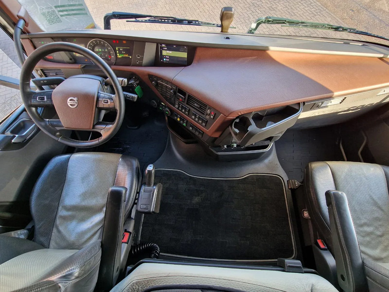 משאית מנוף Volvo FH 13.540 8x4*4 - HMF2620 K6 Crane 2017 with remote - Retarder - HUB reduction: תמונה 17 משאית מנוף Volvo FH 13.540 8x4*4 - HMF2620 K6 Crane 2017 with remote - Retarder - HUB reduction: תמונה 17