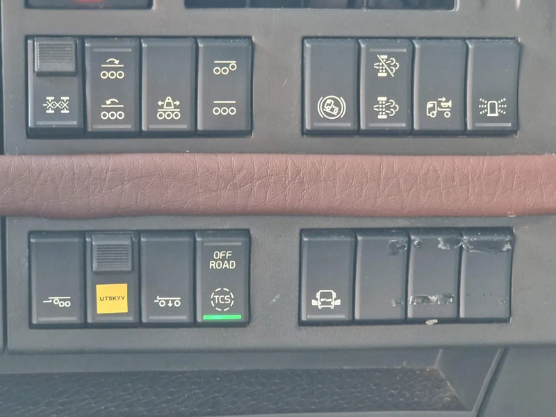 משאית מנוף Volvo FH 13.540 8x4*4 - HMF2620 K6 Crane 2017 with remote - Retarder - HUB reduction: תמונה 15 משאית מנוף Volvo FH 13.540 8x4*4 - HMF2620 K6 Crane 2017 with remote - Retarder - HUB reduction: תמונה 15