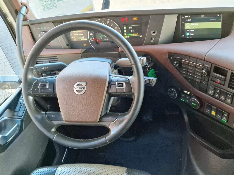 משאית מנוף Volvo FH 13.540 8x4*4 - HMF2620 K6 Crane 2017 with remote - Retarder - HUB reduction: תמונה 19 משאית מנוף Volvo FH 13.540 8x4*4 - HMF2620 K6 Crane 2017 with remote - Retarder - HUB reduction: תמונה 19