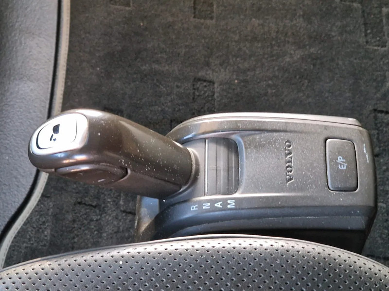 משאית מנוף Volvo FH 13.540 8x4*4 - HMF2620 K6 Crane 2017 with remote - Retarder - HUB reduction: תמונה 16 משאית מנוף Volvo FH 13.540 8x4*4 - HMF2620 K6 Crane 2017 with remote - Retarder - HUB reduction: תמונה 16