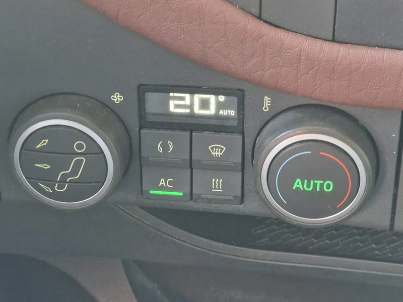 משאית מנוף Volvo FH 13.540 8x4*4 - HMF2620 K6 Crane 2017 with remote - Retarder - HUB reduction: תמונה 14 משאית מנוף Volvo FH 13.540 8x4*4 - HMF2620 K6 Crane 2017 with remote - Retarder - HUB reduction: תמונה 14