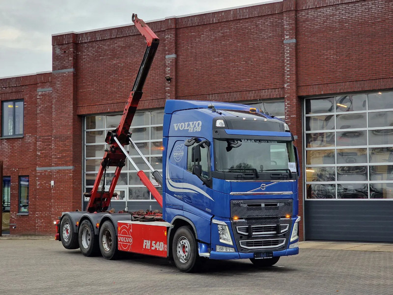 Volvo FH 13.540 Globetrotter 8x4*4 - HIAB Hook 22T - Full air - Work remote - משאית הרמת וו: תמונה 1 Volvo FH 13.540 Globetrotter 8x4*4 - HIAB Hook 22T - Full air - Work remote - משאית הרמת וו: תמונה 1