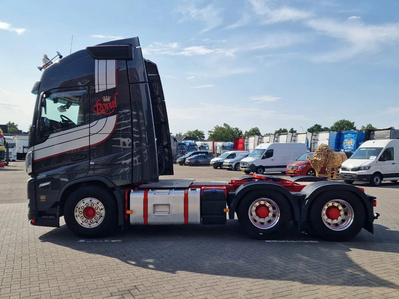 Volvo FH 13.540 Globetrotterl XL 6x4 - Royal - Retarder - Full air - 3.40 WB - Low KM - יחידת טרקטור: תמונה 4 Volvo FH 13.540 Globetrotterl XL 6x4 - Royal - Retarder - Full air - 3.40 WB - Low KM - יחידת טרקטור: תמונה 4