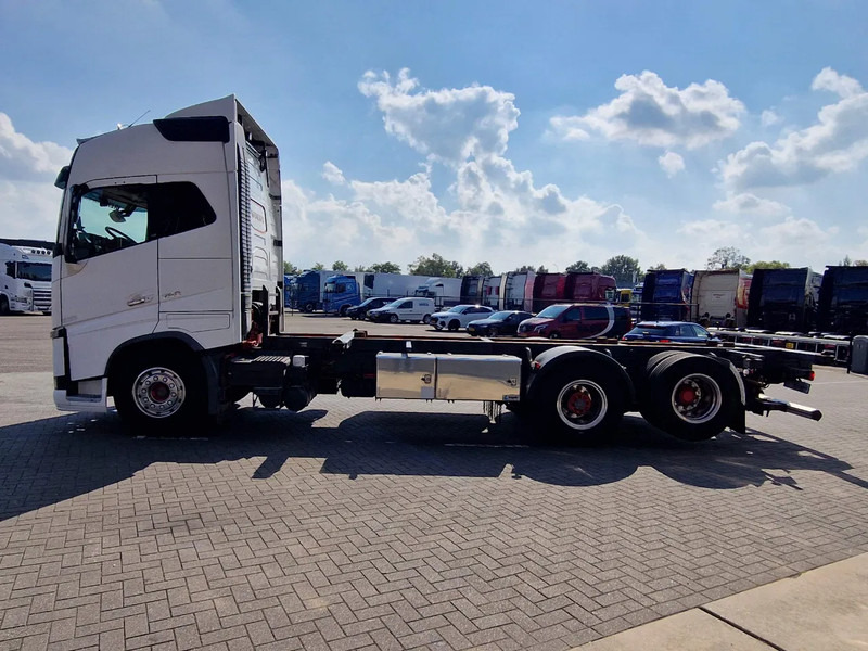 Volvo FH 16.750 Globetrotter 6x2 BDF - Retarder - HUB reduction - Euro 5 - 4.90 WB - מוביל מכולות/ משאית החלפת גוף: תמונה 4 Volvo FH 16.750 Globetrotter 6x2 BDF - Retarder - HUB reduction - Euro 5 - 4.90 WB - מוביל מכולות/ משאית החלפת גוף: תמונה 4