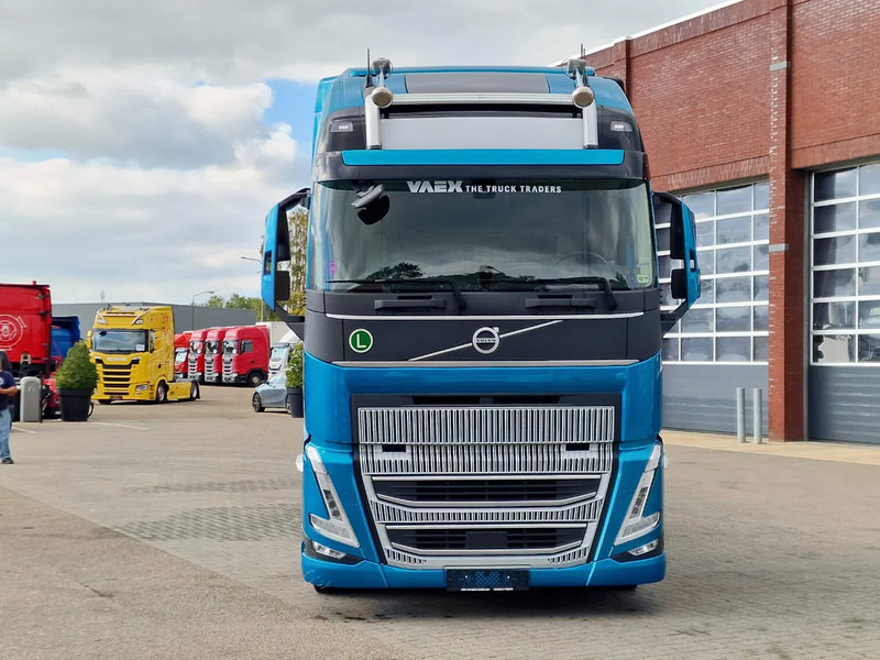 Volvo FH 500 4x2XL Cartransporter "Blyss" Low Kilometer!, in new condition! - משאית הובלה אוטומטית: תמונה 3 Volvo FH 500 4x2XL Cartransporter "Blyss" Low Kilometer!, in new condition! - משאית הובלה אוטומטית: תמונה 3