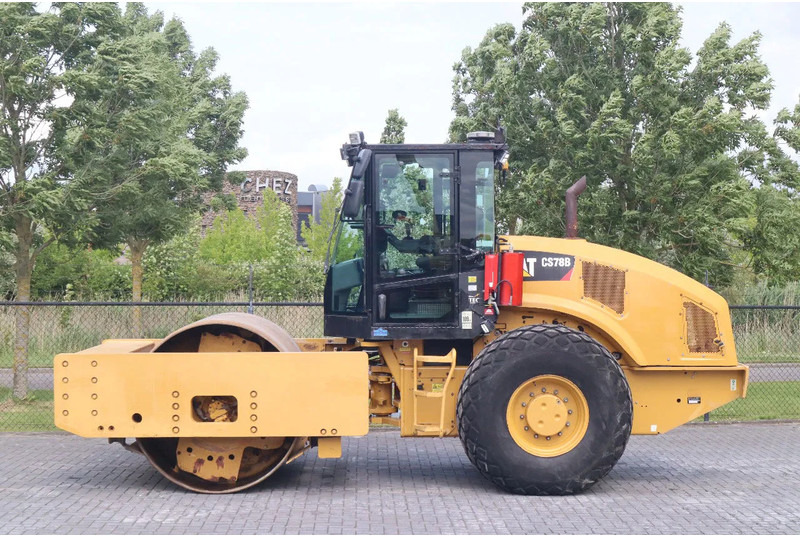Caterpillar CS78B | TRIMBLE GPS | GOOD CONDITION - מכבש משולב: תמונה 1 Caterpillar CS78B | TRIMBLE GPS | GOOD CONDITION - מכבש משולב: תמונה 1