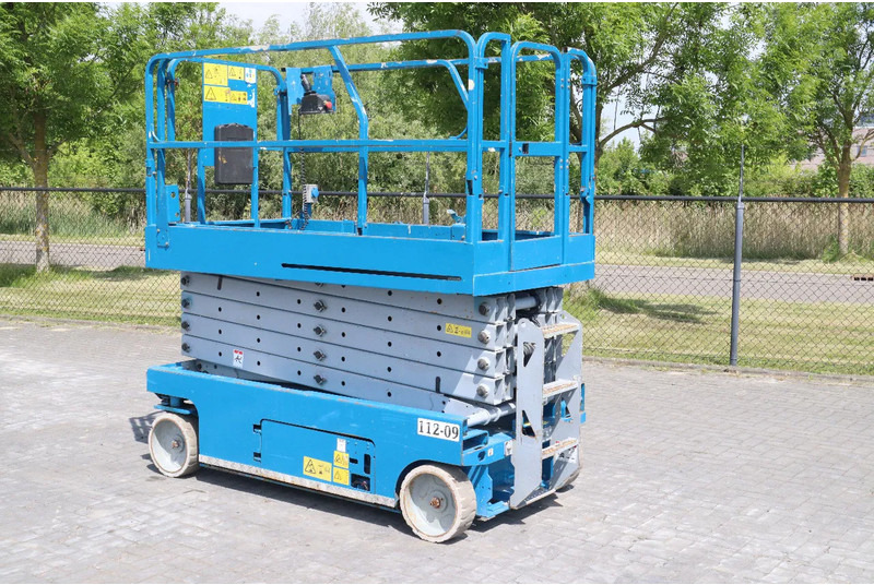 Genie GS-3246 | 12 METER | 318 KG - מעלית מספריים: תמונה 2 Genie GS-3246 | 12 METER | 318 KG - מעלית מספריים: תמונה 2