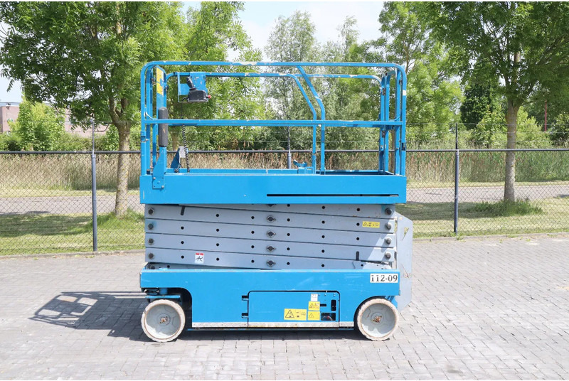 Genie GS-3246 | 12 METER | 318 KG - מעלית מספריים: תמונה 1 Genie GS-3246 | 12 METER | 318 KG - מעלית מספריים: תמונה 1
