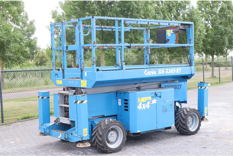 Genie GS-3369 RT | 12 METER | ROUGH TERRAIN - מעלית מספריים: תמונה 5 Genie GS-3369 RT | 12 METER | ROUGH TERRAIN - מעלית מספריים: תמונה 5