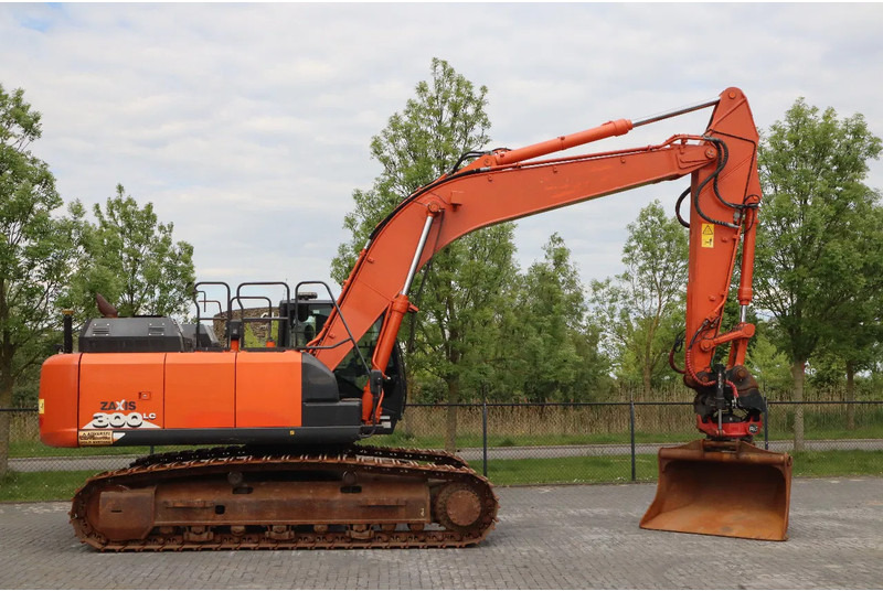 Hitachi ZX300 LC-6 | ROTOTILT | BUCKET | GPS - מחפר סורק: תמונה 4 Hitachi ZX300 LC-6 | ROTOTILT | BUCKET | GPS - מחפר סורק: תמונה 4