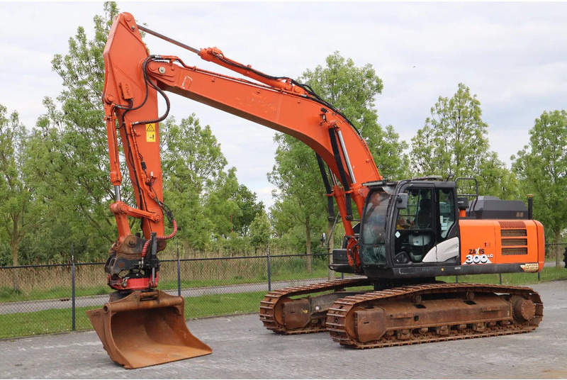 Hitachi ZX300 LC-6 | ROTOTILT | BUCKET | GPS - מחפר סורק: תמונה 2 Hitachi ZX300 LC-6 | ROTOTILT | BUCKET | GPS - מחפר סורק: תמונה 2