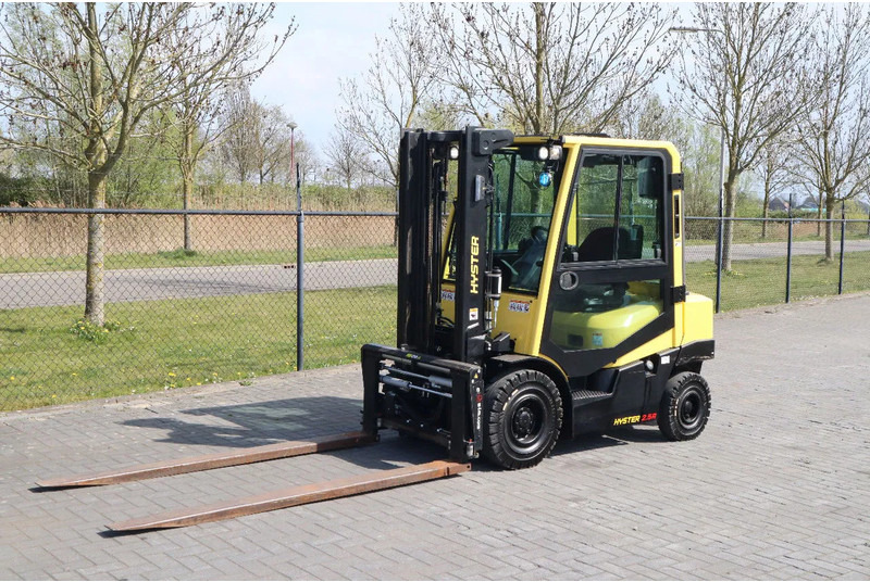 Hyster H2.5 A | BOOM SUSPENSION | SIDESHIFT | FORK EXTENTIONS | FORK POSITIONERS - מלגזת סולר: תמונה 2 Hyster H2.5 A | BOOM SUSPENSION | SIDESHIFT | FORK EXTENTIONS | FORK POSITIONERS - מלגזת סולר: תמונה 2