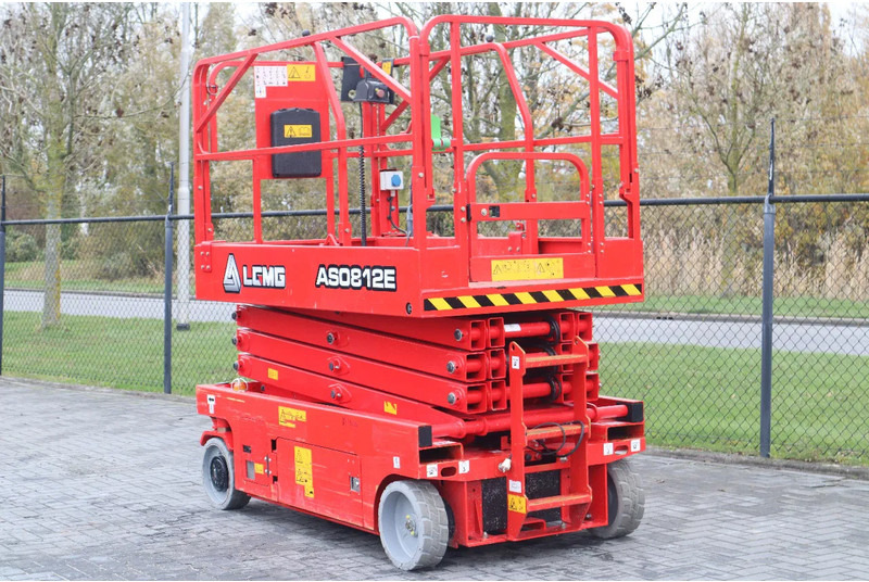 LGMG AS0812E | 10 METER | 450 KG | GS-2646 | 2646ES - מעלית מספריים: תמונה 2 LGMG AS0812E | 10 METER | 450 KG | GS-2646 | 2646ES - מעלית מספריים: תמונה 2