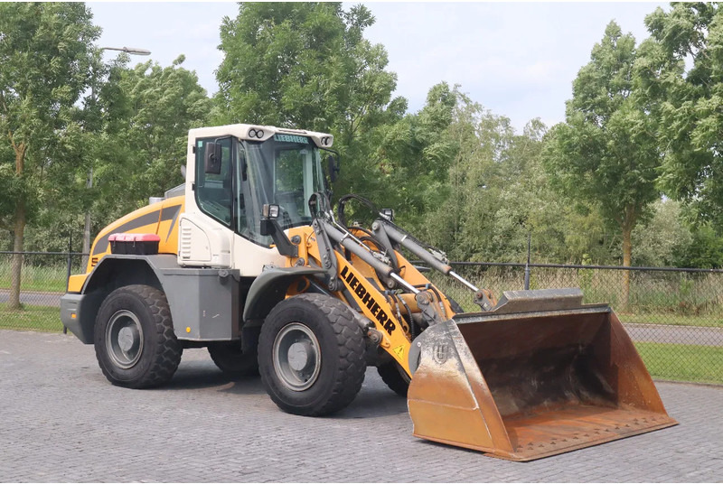 Liebherr L542 | 40 KM/H | FULL OPTION! | BBS | BUCKET - מעמיס גלגלים: תמונה 5 Liebherr L542 | 40 KM/H | FULL OPTION! | BBS | BUCKET - מעמיס גלגלים: תמונה 5