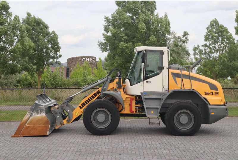 Liebherr L542 | 40 KM/H | FULL OPTION! | BBS | BUCKET - מעמיס גלגלים: תמונה 1 Liebherr L542 | 40 KM/H | FULL OPTION! | BBS | BUCKET - מעמיס גלגלים: תמונה 1
