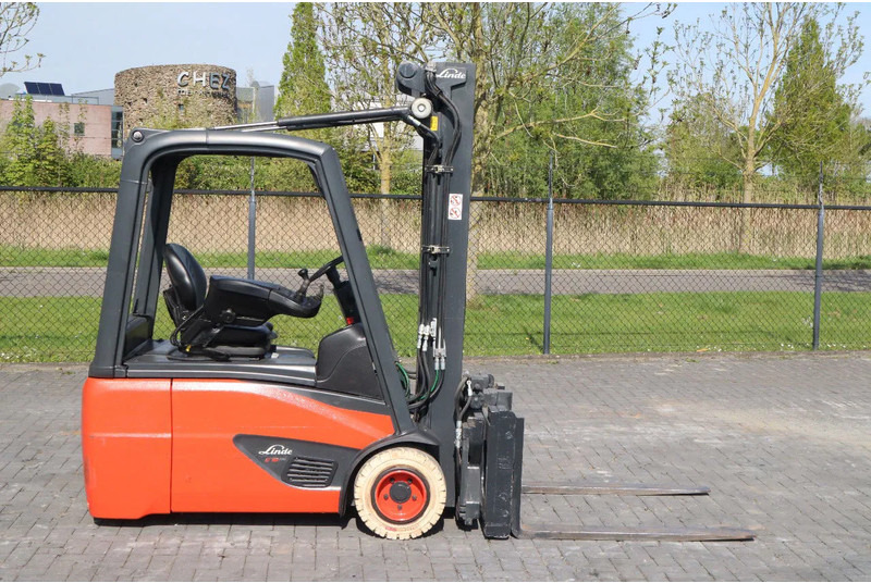 Linde E18 -02 | ROTATOR FORKS | SIDESHIFT - מלגזה חשמלית: תמונה 4 Linde E18 -02 | ROTATOR FORKS | SIDESHIFT - מלגזה חשמלית: תמונה 4