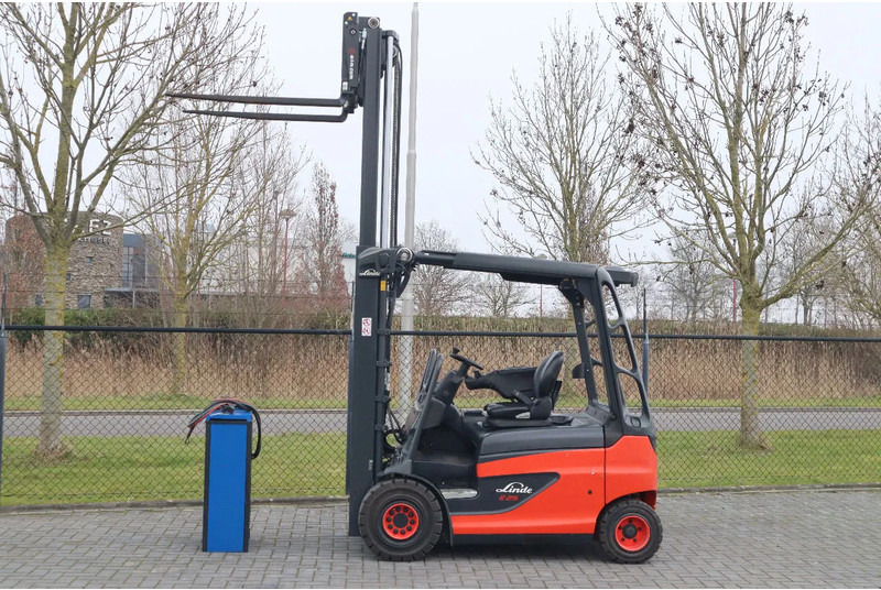 Linde E25 R-01 ROADSTER | DEMO | SIDESHIFT | FORK SPREADERS - מלגזה חשמלית: תמונה 1 Linde E25 R-01 ROADSTER | DEMO | SIDESHIFT | FORK SPREADERS - מלגזה חשמלית: תמונה 1