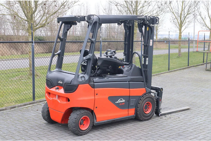 Linde E25 R-01 ROADSTER | DEMO | SIDESHIFT | FORK SPREADERS - מלגזה חשמלית: תמונה 5 Linde E25 R-01 ROADSTER | DEMO | SIDESHIFT | FORK SPREADERS - מלגזה חשמלית: תמונה 5