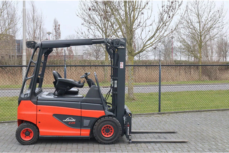 Linde E25 R-01 ROADSTER | DEMO | SIDESHIFT | FORK SPREADERS - מלגזה חשמלית: תמונה 4 Linde E25 R-01 ROADSTER | DEMO | SIDESHIFT | FORK SPREADERS - מלגזה חשמלית: תמונה 4