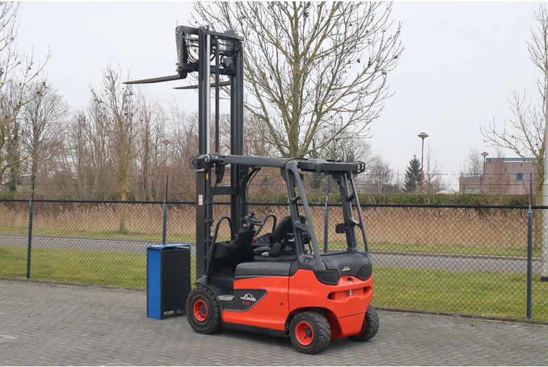 Linde E25 R-01 ROADSTER | DEMO | SIDESHIFT | FORK SPREADERS - מלגזה חשמלית: תמונה 3 Linde E25 R-01 ROADSTER | DEMO | SIDESHIFT | FORK SPREADERS - מלגזה חשמלית: תמונה 3