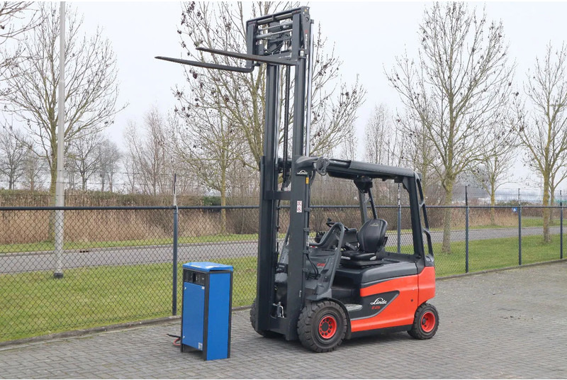 Linde E25 R-01 ROADSTER | DEMO | SIDESHIFT | FORK SPREADERS - מלגזה חשמלית: תמונה 2 Linde E25 R-01 ROADSTER | DEMO | SIDESHIFT | FORK SPREADERS - מלגזה חשמלית: תמונה 2