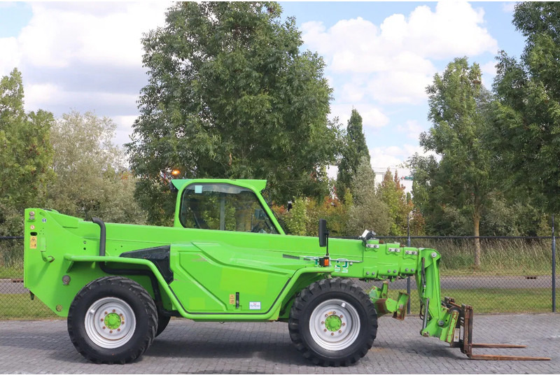 Merlo P40.17 PLUS | FORKS | JIB | BUCKET | GOOD TIRES - מפעיל טלסקופי: תמונה 4 Merlo P40.17 PLUS | FORKS | JIB | BUCKET | GOOD TIRES - מפעיל טלסקופי: תמונה 4