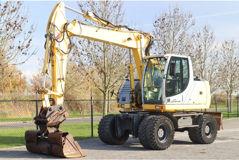 New Holland MH CITY | TILT BUCKET | QUICK COUPLER | DOZER BLADE - מחפר גלגלים: תמונה 2 New Holland MH CITY | TILT BUCKET | QUICK COUPLER | DOZER BLADE - מחפר גלגלים: תמונה 2