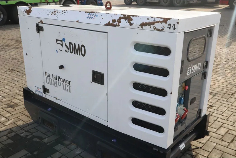SDMO R44C3 | 44 KVA | GOOD WORKING - ערכת גנרטורים: תמונה 4 SDMO R44C3 | 44 KVA | GOOD WORKING - ערכת גנרטורים: תמונה 4