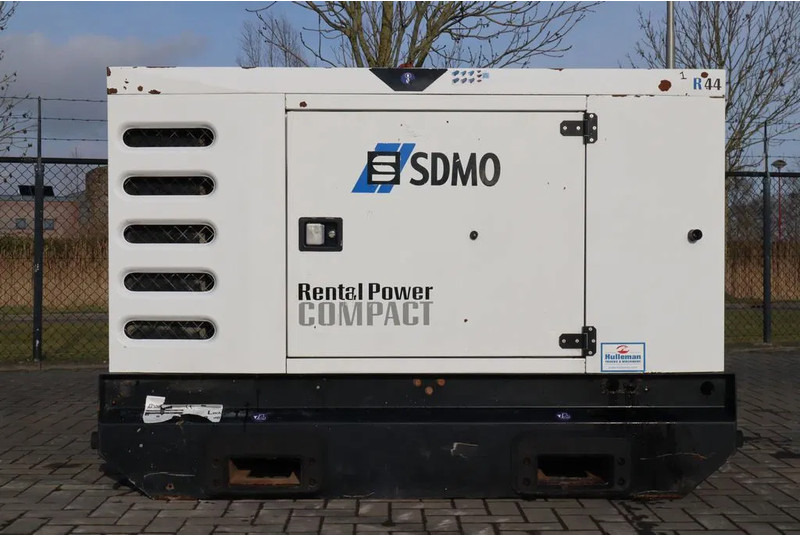 SDMO R44C3 | 44 KVA | GOOD WORKING - ערכת גנרטורים: תמונה 1 SDMO R44C3 | 44 KVA | GOOD WORKING - ערכת גנרטורים: תמונה 1
