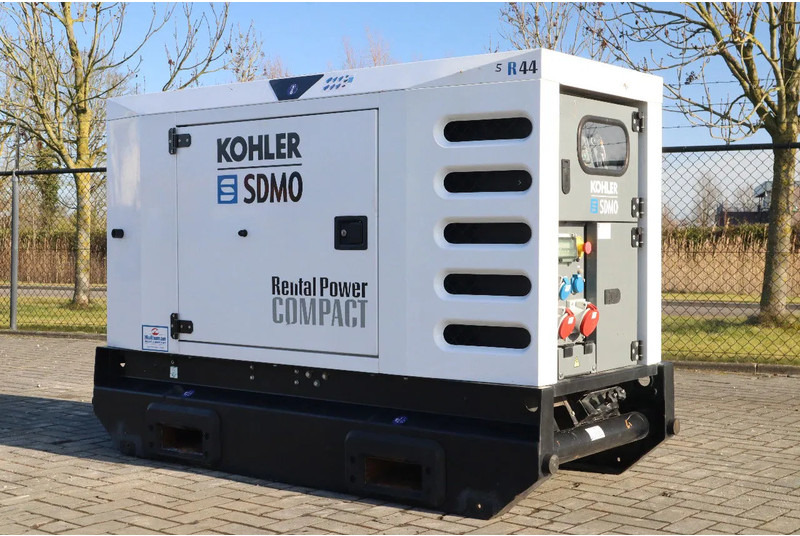 SDMO R44C3 | 44 KVA | GOOD WORKING - ערכת גנרטורים: תמונה 2 SDMO R44C3 | 44 KVA | GOOD WORKING - ערכת גנרטורים: תמונה 2