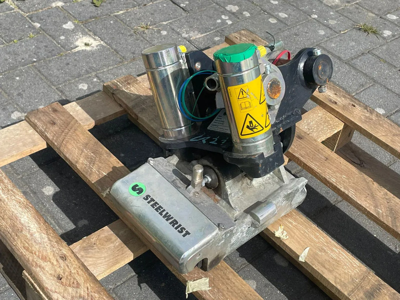 STEELWRIST TMX S30 -180HA | TILT QUICKCOUPLER | TILTING COUPLER | NEW - טילטרוטטור עבור מכונת בנייה: תמונה 3 STEELWRIST TMX S30 -180HA | TILT QUICKCOUPLER | TILTING COUPLER | NEW - טילטרוטטור עבור מכונת בנייה: תמונה 3