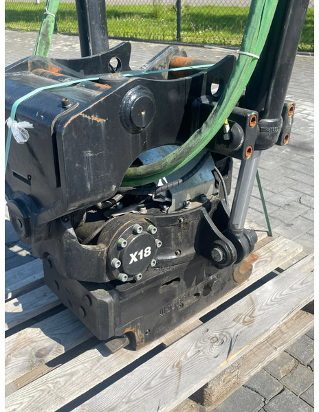 STEELWRIST X18 SQ60-5 | S60 | OILQUICK SYSTEM | CLS - טילטרוטטור עבור מכונת בנייה: תמונה 4 STEELWRIST X18 SQ60-5 | S60 | OILQUICK SYSTEM | CLS - טילטרוטטור עבור מכונת בנייה: תמונה 4